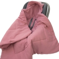 Kocyk do fotelika Muślinowy z uszkami Premium - Retro pink